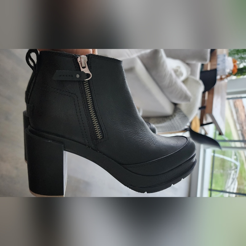 Sorel platform ankle boots